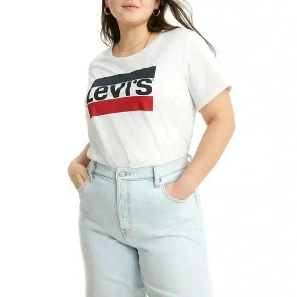 Levi’s Tee - Picture 1 of 11